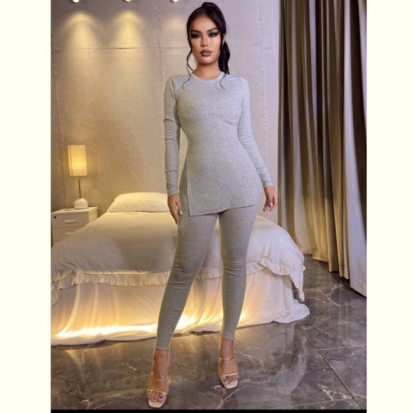 'SHEIN' Split Hem Form Fitted Tee and Leggings Set